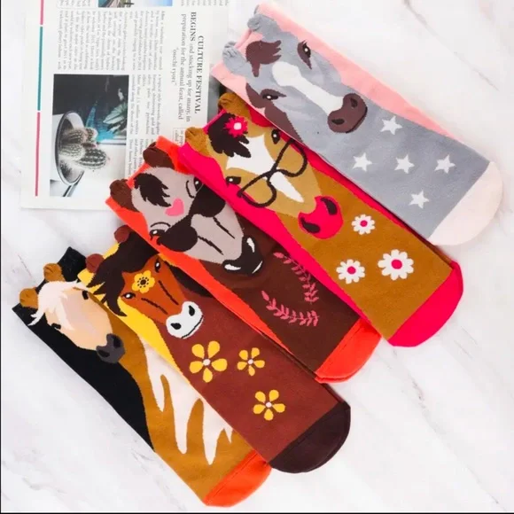 NEW 5 pairs horse print colorful crew socks women’s size 6-9.5 stocking stuffer - Picture 2 of 16